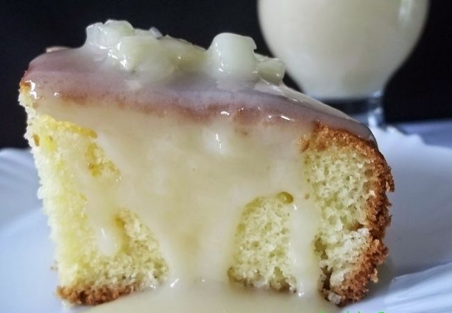 bolo de gelatina e abacaxi