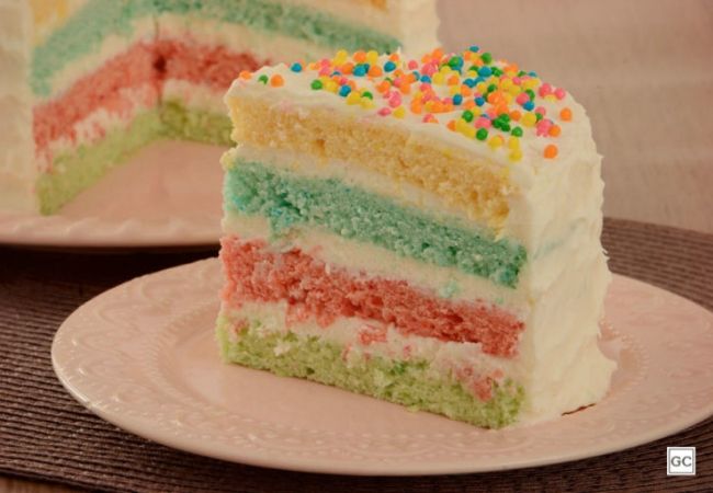 bolo de gelatina colorido para festa