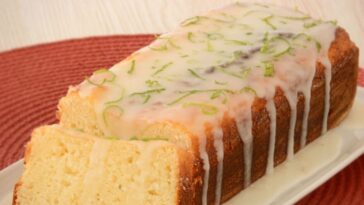 bolo de leite condensado com casquinha de limão