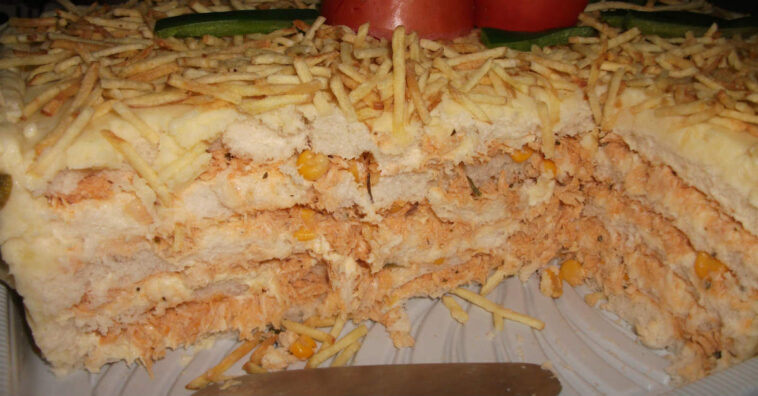 bolo salgado de pão de forma com frango