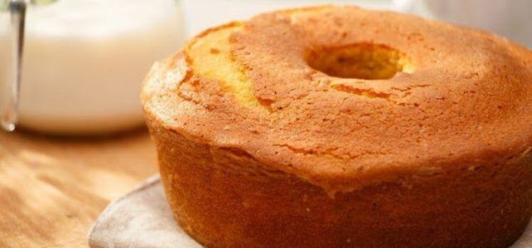bolo simples com poucos ingredientes