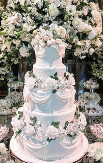 modelo de bolos de casamento babados