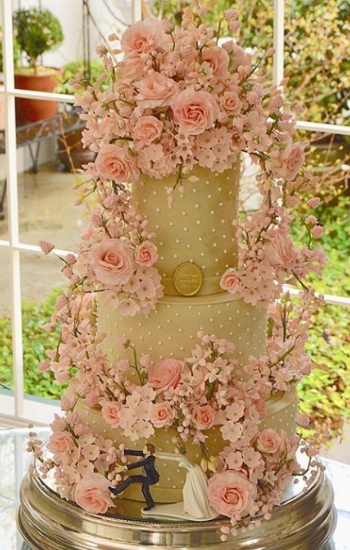 modelo bolos de casamento florido 