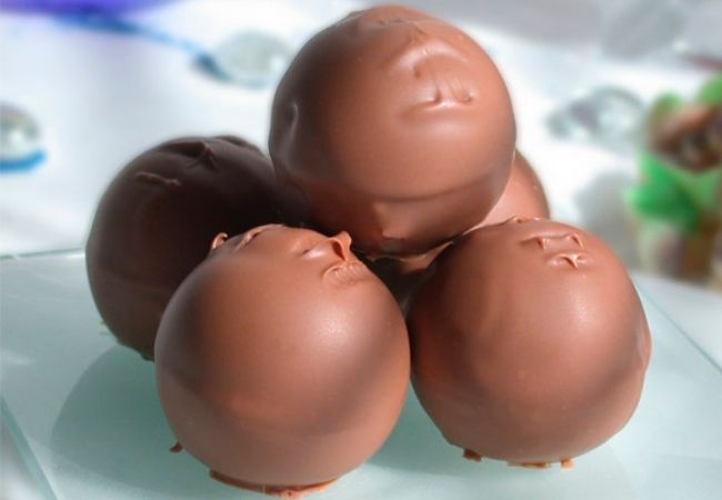 trufas fit bombom com farinha de amêndoas