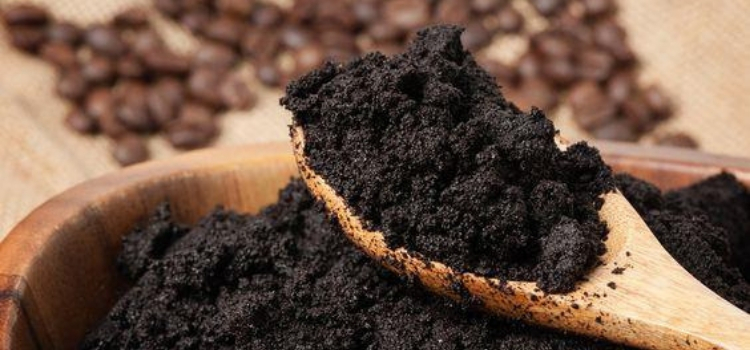 borra de café para máscara