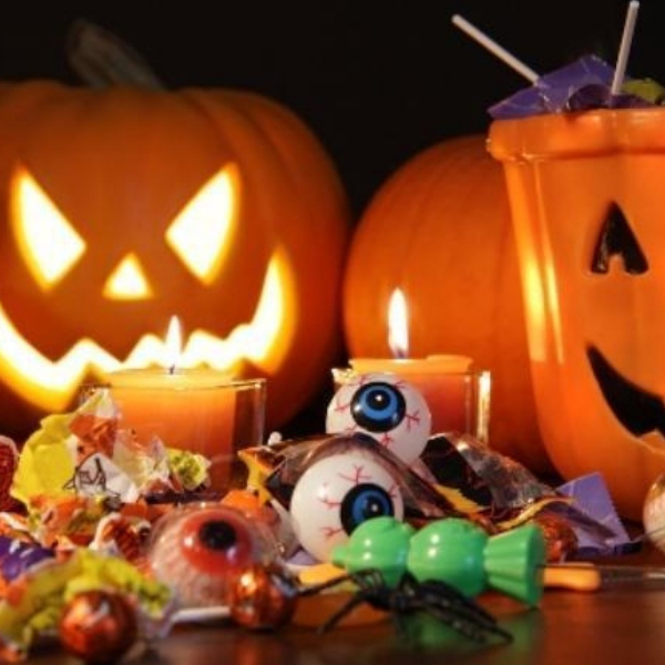ideias brincadeiras de halloween doces