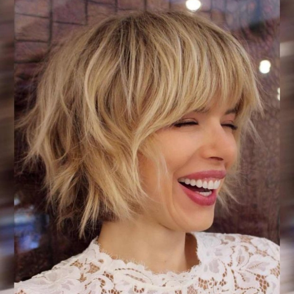 modelo cabelos curtos repicados franjinha