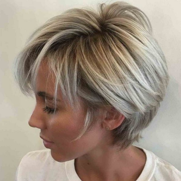 modelo cabelos curtos repicados liso