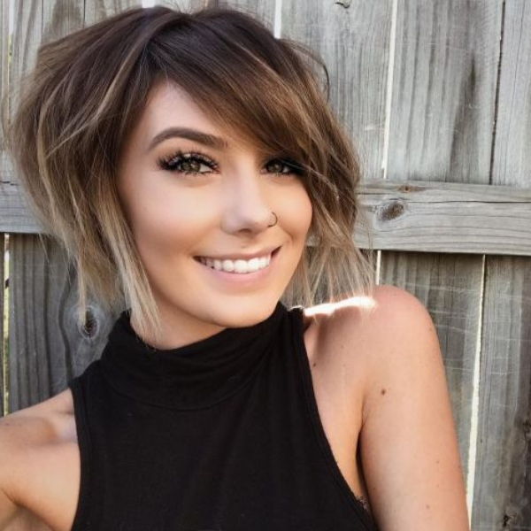 modelo cabelos curtos repicados luzes