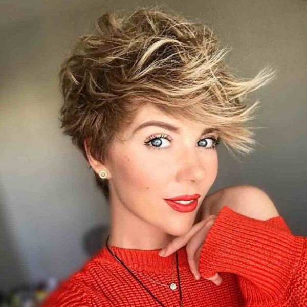 modelo cabelos curtos repicados rebelde