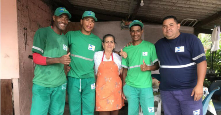 café da manhã para os garis