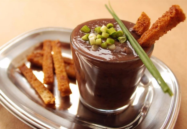 receita de caldo de feijão vegan