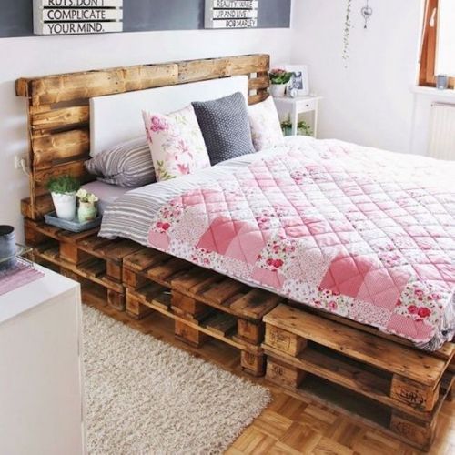 decoração de quarto simples cama de casal com pallets