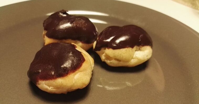 carolinas com recheio de doce de leite