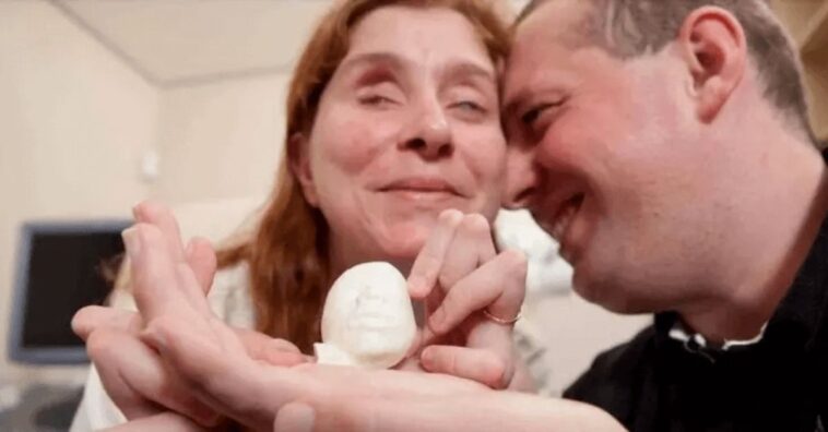 casal cego consegue sentir bebê por ultrassom 3D