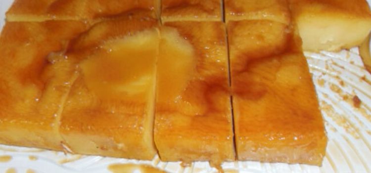 bolo de padaria com calda