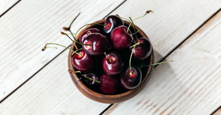 cereja preta benefícios para a saúde