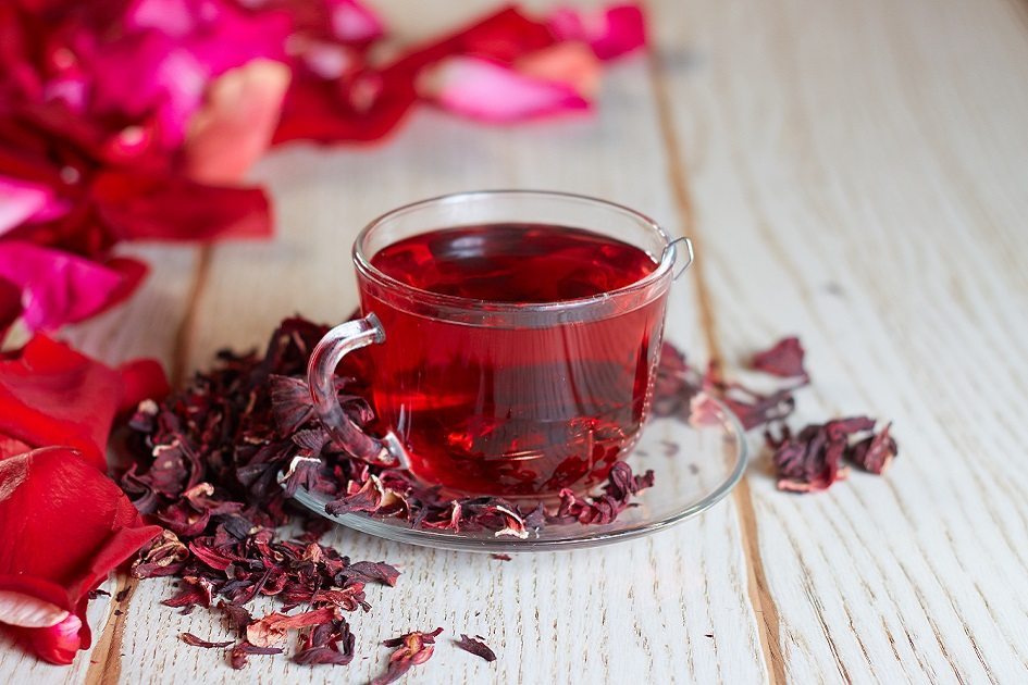 Chá de hibisco com canela: benefícios e como fazer