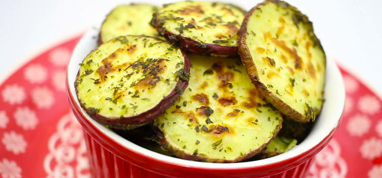 chips de batata-doce com queijo no micro-ondas