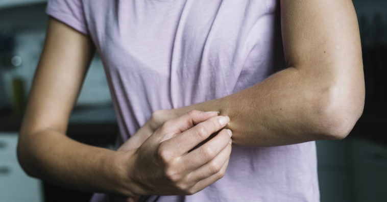 coceira no corpo o que pode ser