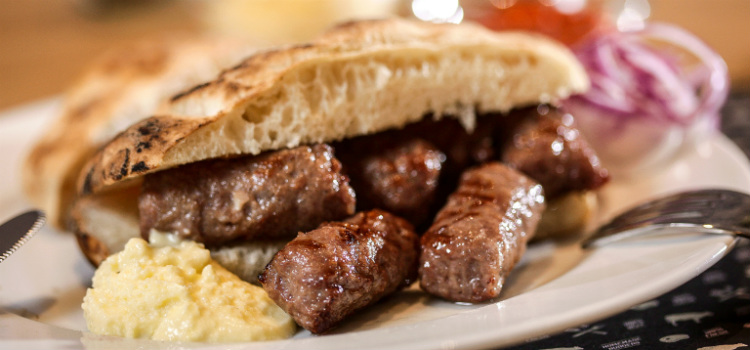 comidas tipicas da servia cevapi