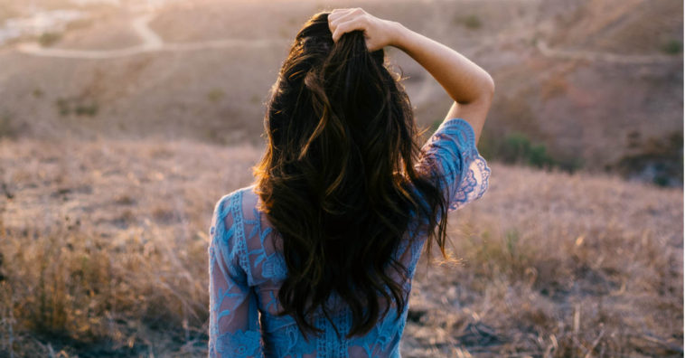 como acabar com a caspa