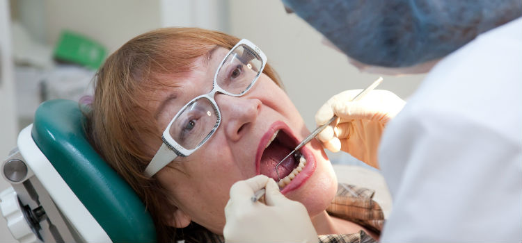 como aliviar dor de dente sensível