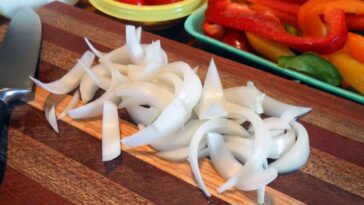 como cortar cebola sem chorar