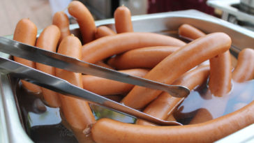 como é feita a salsicha