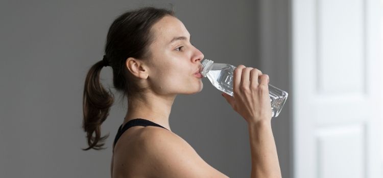 como eliminar pedra nos rins com água e chá