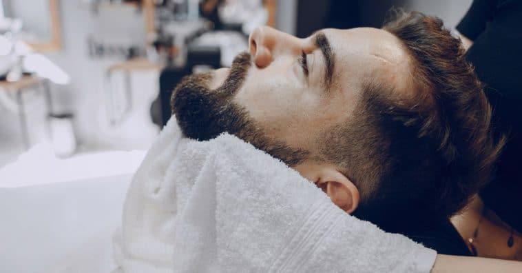 pelo encravado na barba