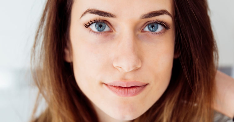 como fazer alongamento de cílios