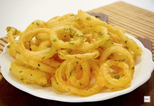 como fazer anéis de cebola na cerveja picantes