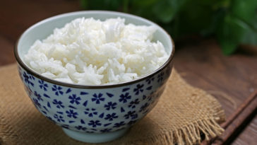 fazer arroz no micro-ondas