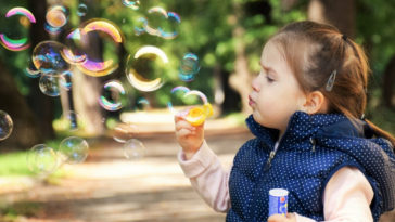 fazer bolhas de sabão