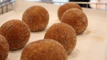 bolinho de arroz com queijo