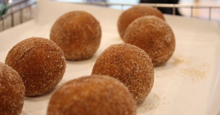 bolinho de arroz com queijo