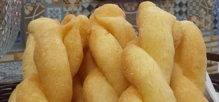 bolo frito com queijo