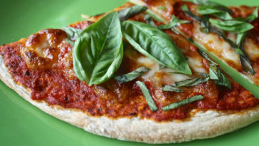 como fazer massa de pizza low carb e sem gluten com couve-flor