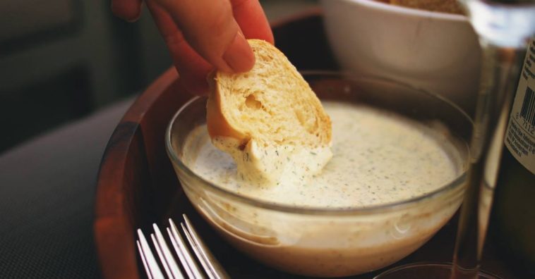 como fazer molho de alho caseiro