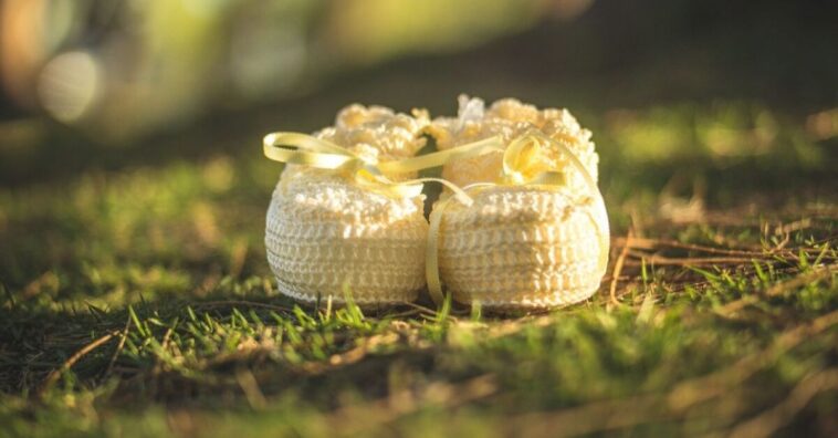 sapatinho de crochê