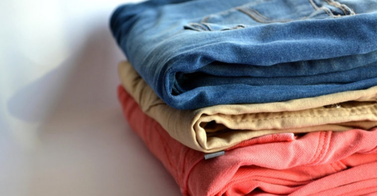 lavar calça jeans