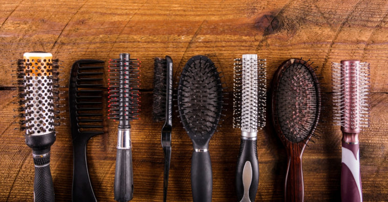 limpar escova de cabelo