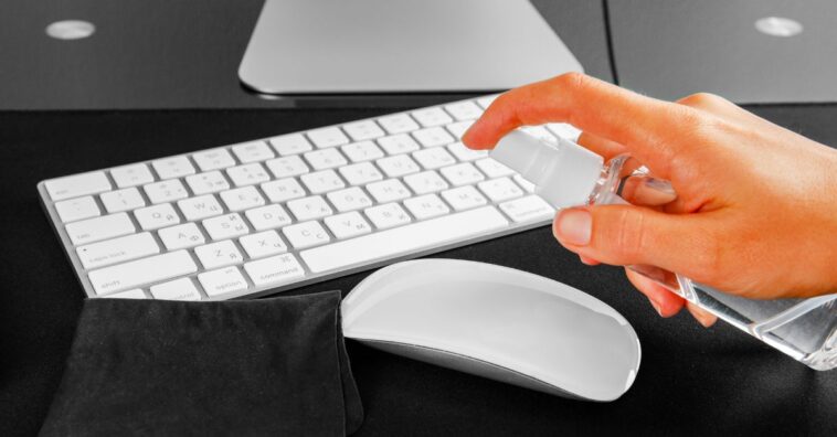 como limpar mousepad e mouse