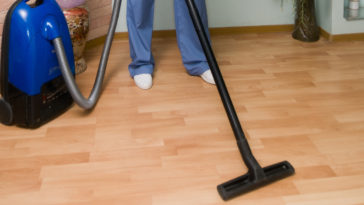 limpar piso vinílico