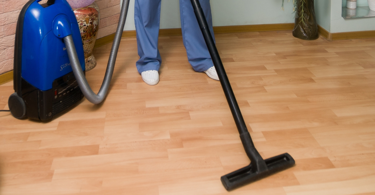 limpar piso vinílico