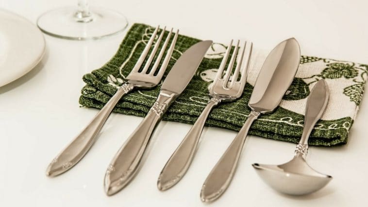 como limpar talheres