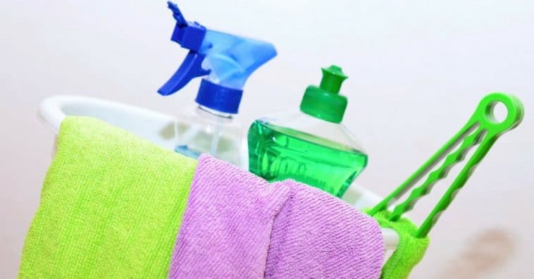 como organizar a limpeza da casa