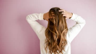 como usar óleo de rícino no cabelo