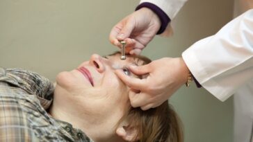 conhecer doenças com sintomas nos olhos